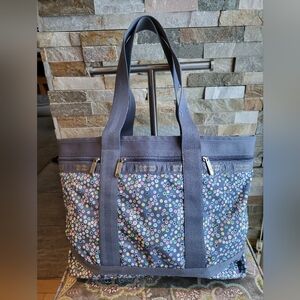Like New! LeSportSac Large Travel Tote